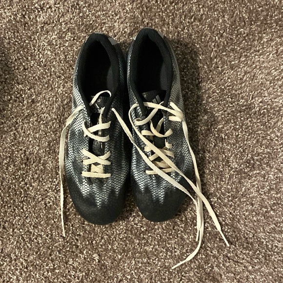 ADIDAS women’s soccer cleats - Picture 1 of 4